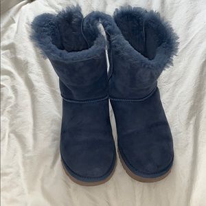 Blue Bailey bow Ugg’s